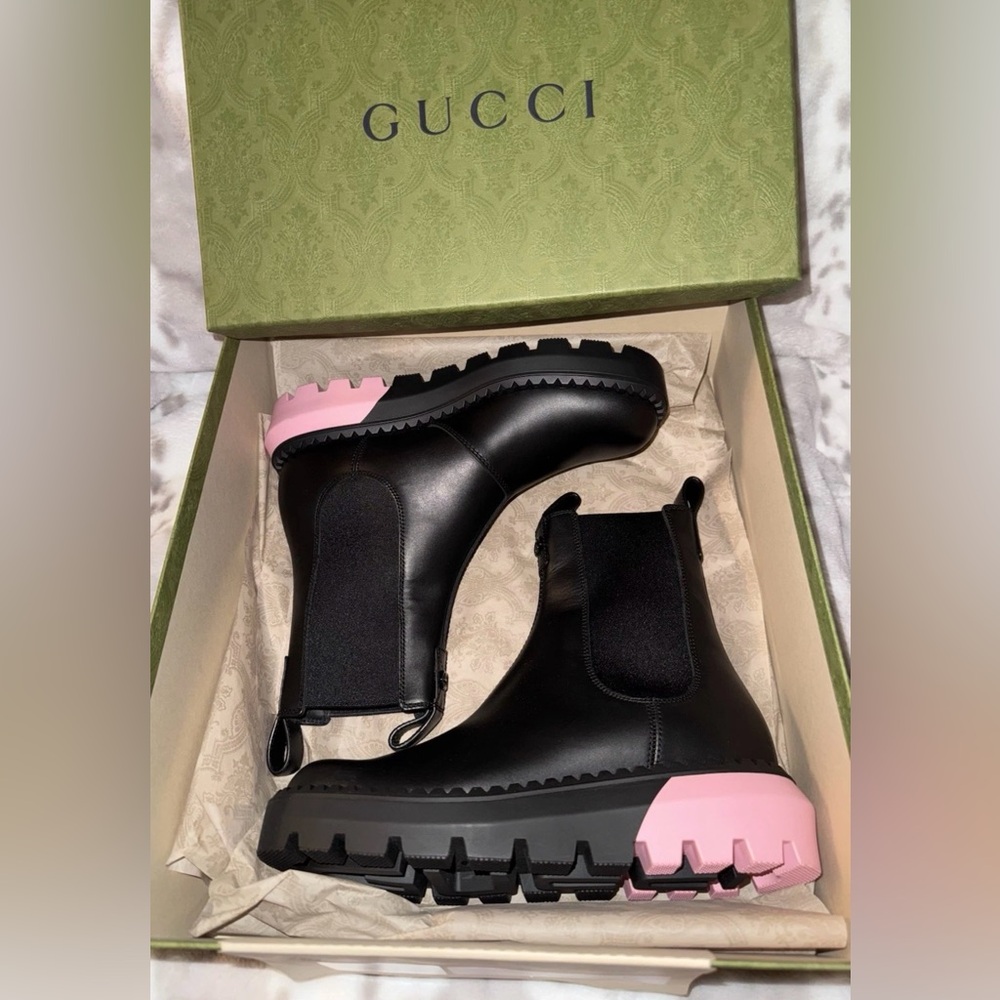 Gucci Black Leather Chelsea Boot Sierra Stretch Ankle Women Size 8 US/38 EU